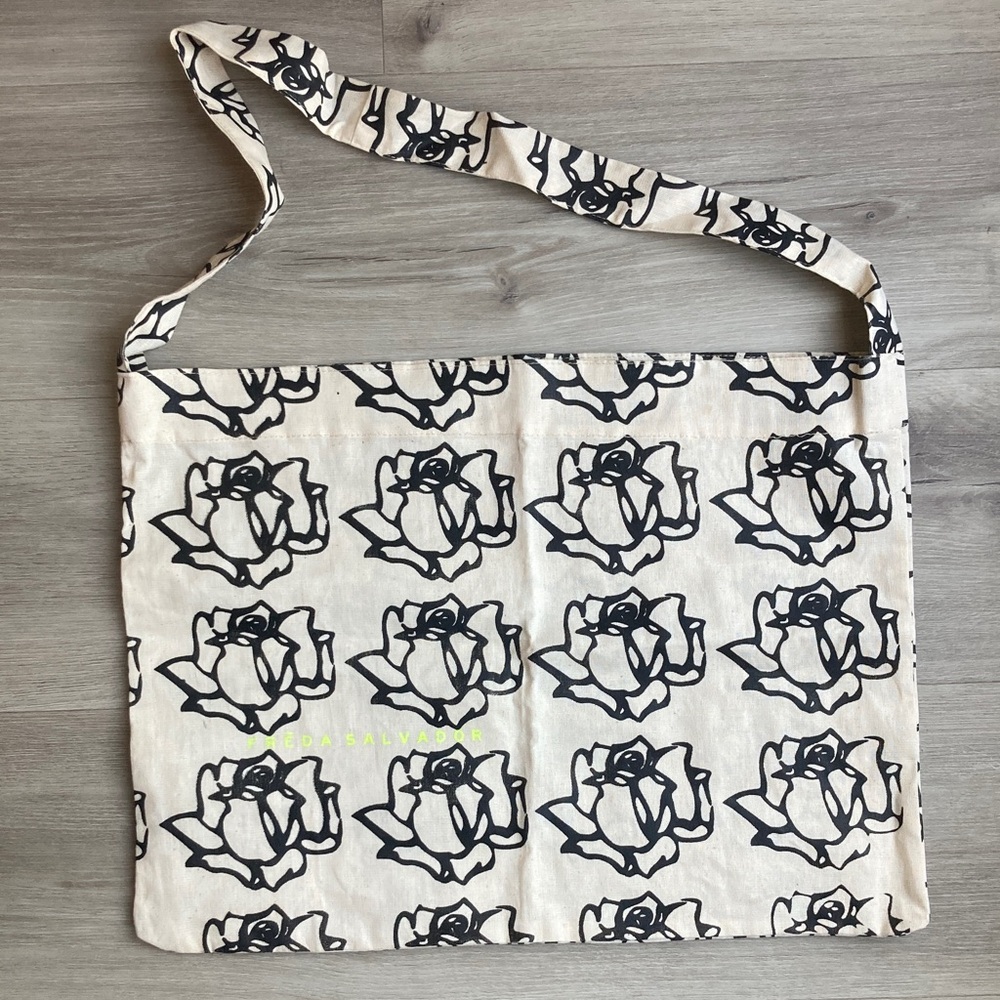 Freda Salvador Floral Patterned Tote Bag